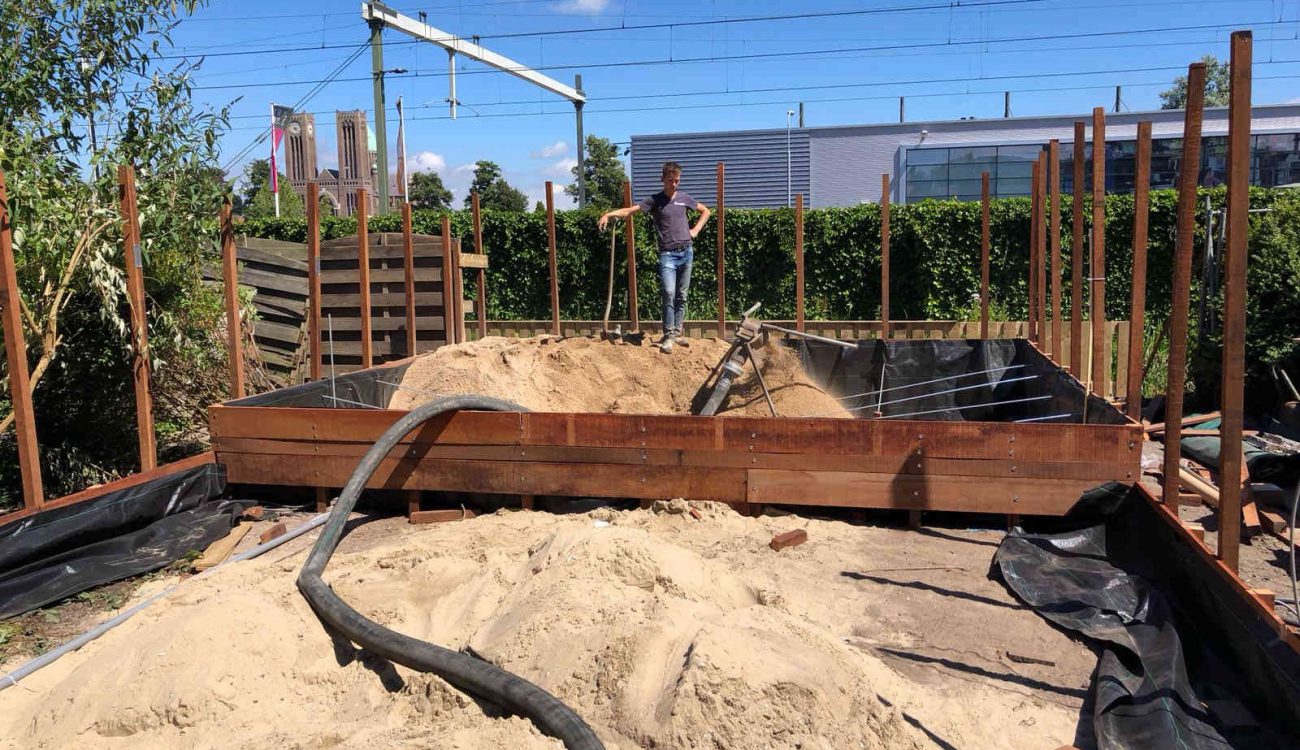 Ophogen terras tuin Haarlem