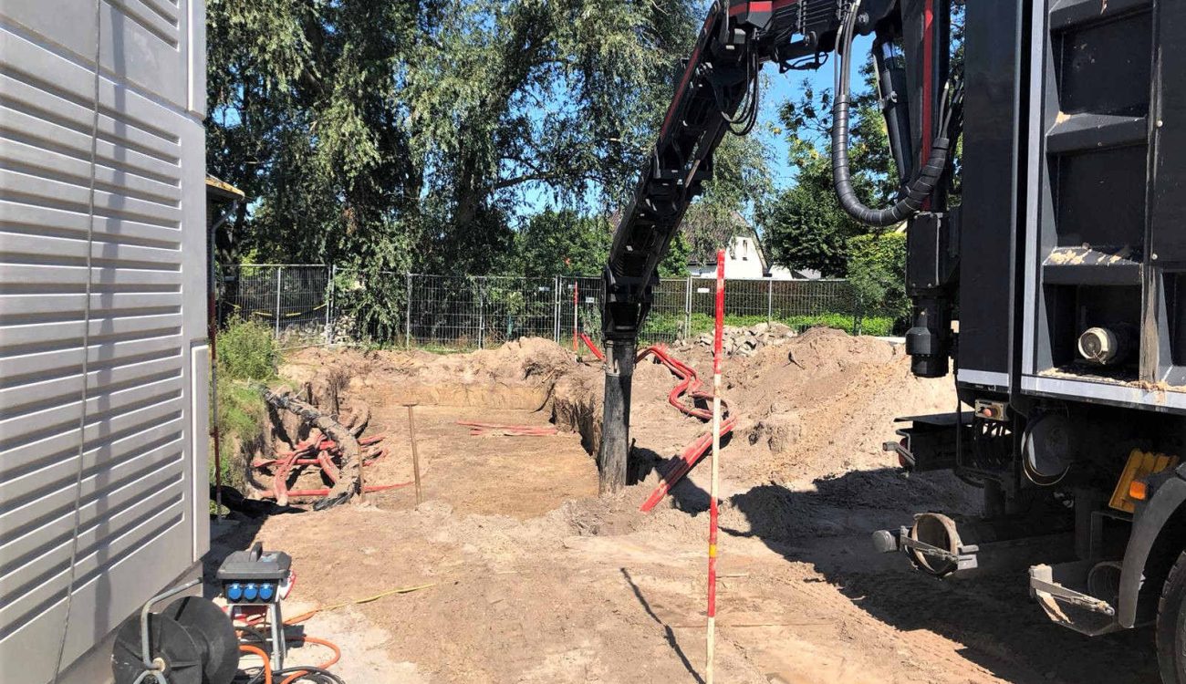 Vrijzuigen van kabels en leidingen onderstation Nijkerkerveen