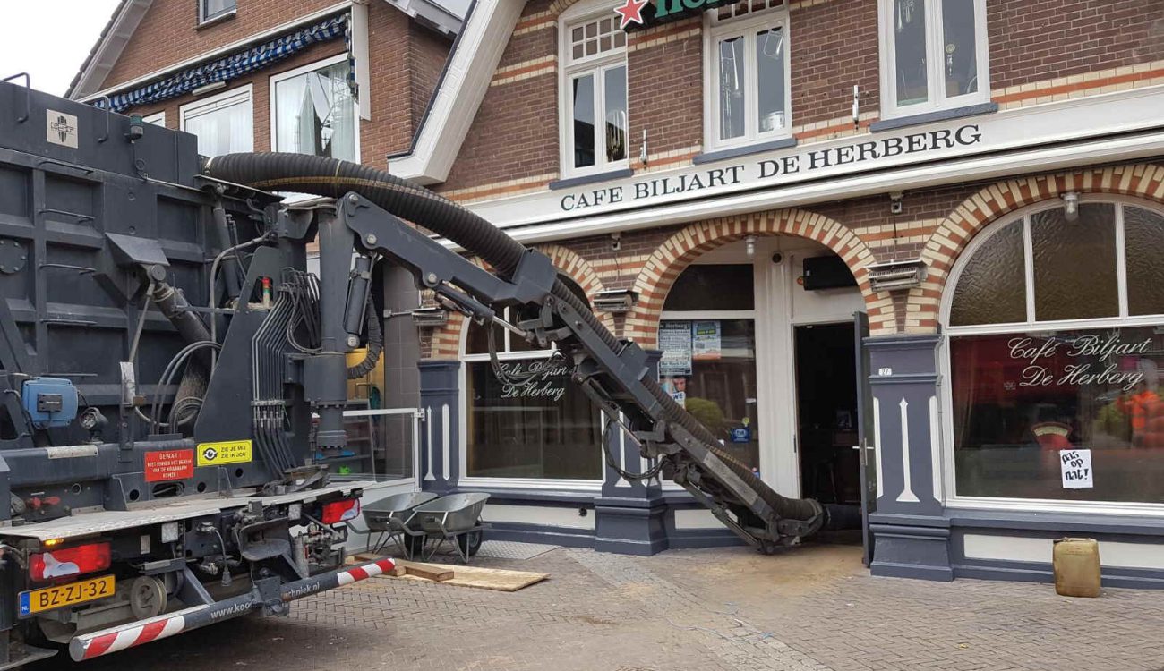 Kelder uitgraven met zuigtechniek Ommen