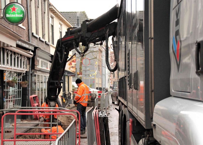 Kabels en leidingen vrijzuigen in Hattem