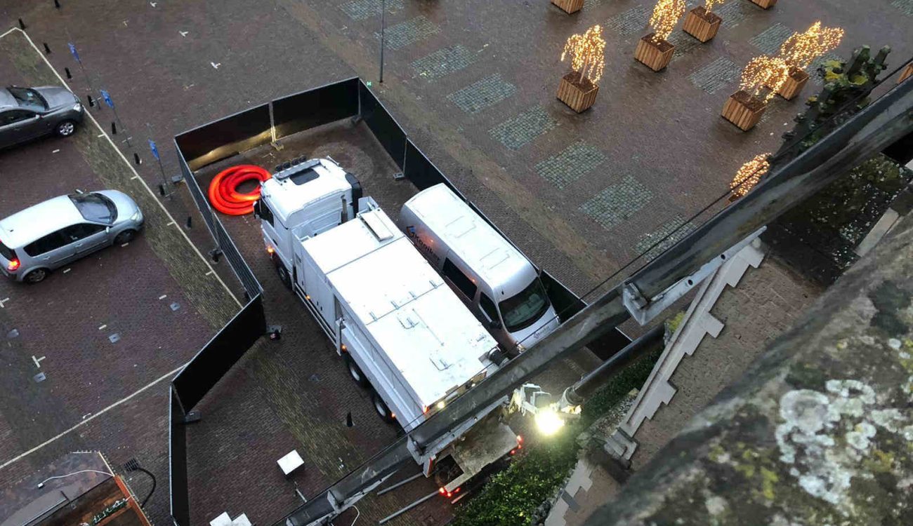 Zuigwagen bij Lebuinuskerk Deventer