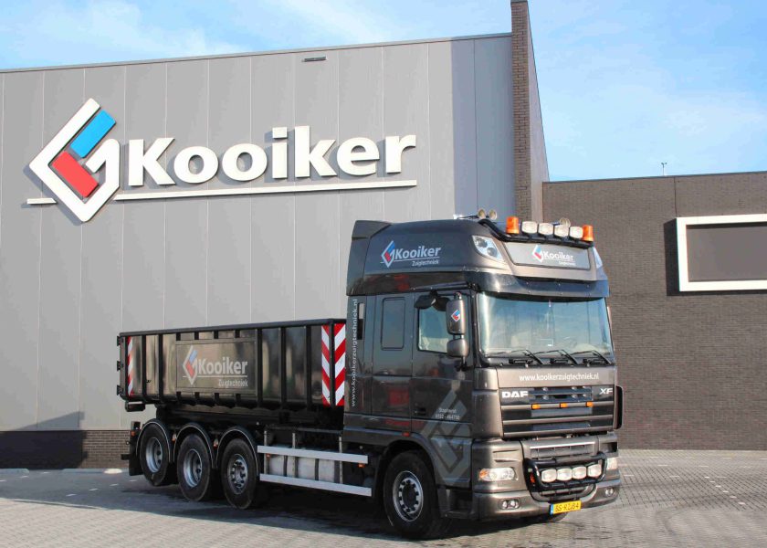 DAF containerauto met haakarm