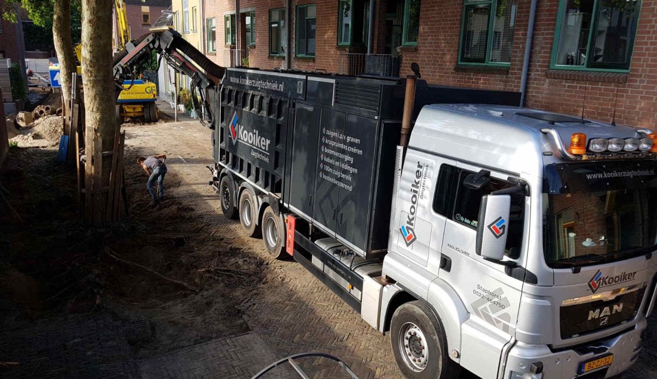 Het schadevrij uitgraven van boomwortels