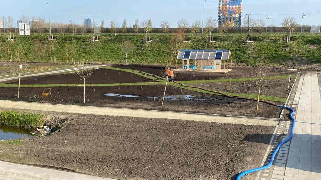 Ophogen tuinen van Floriade in Almere