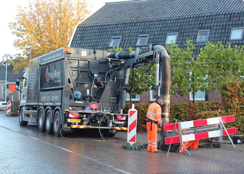 Proefsleuven graven kabels en leidingen