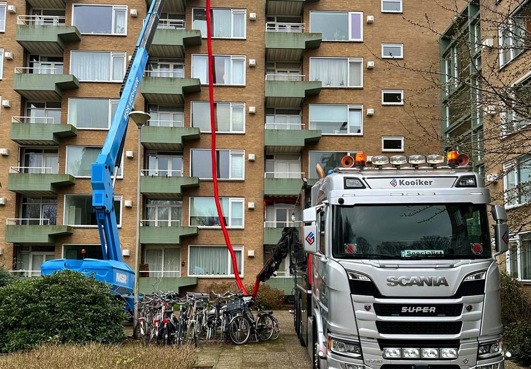 Leegzuigen van plantenbakken dmv zuigtechniek