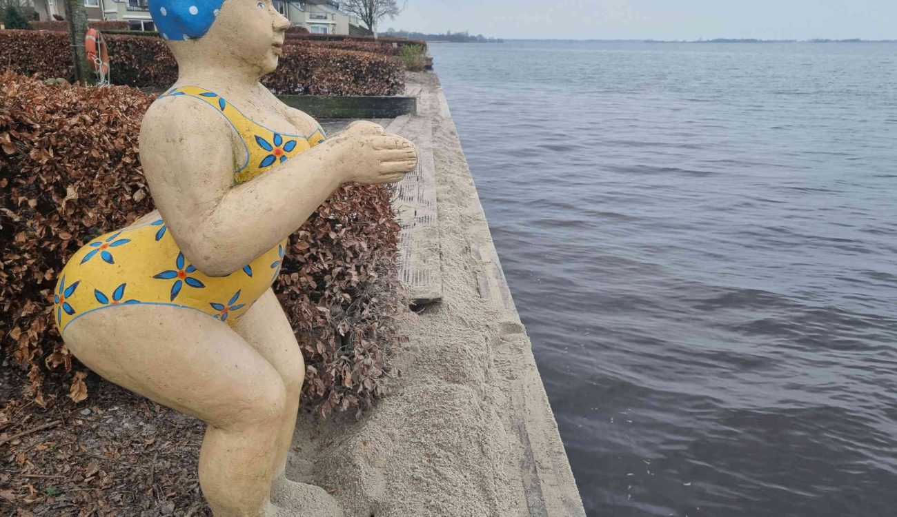 Nieuwe walbeschoeiing in Zwartsluis