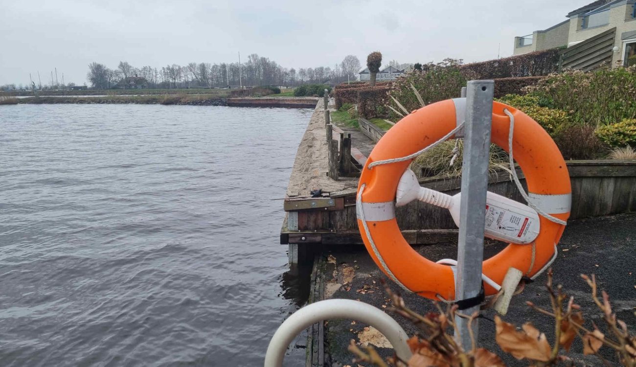 Project zandblazen beschoeiing Zwartsluis