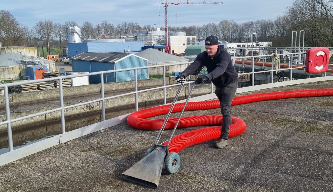 Splitzuigen RWZI in Echten