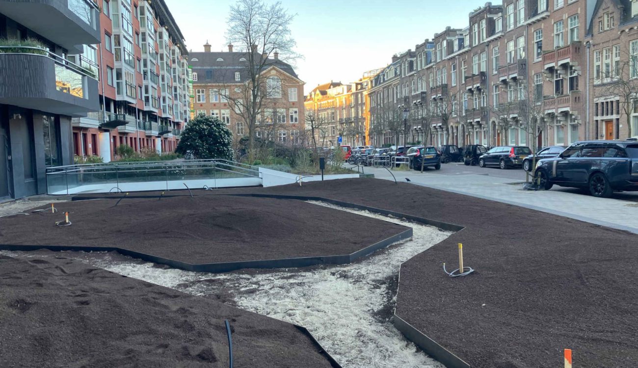 Substraat aanbrengen in binnentuinen en stadstuinen