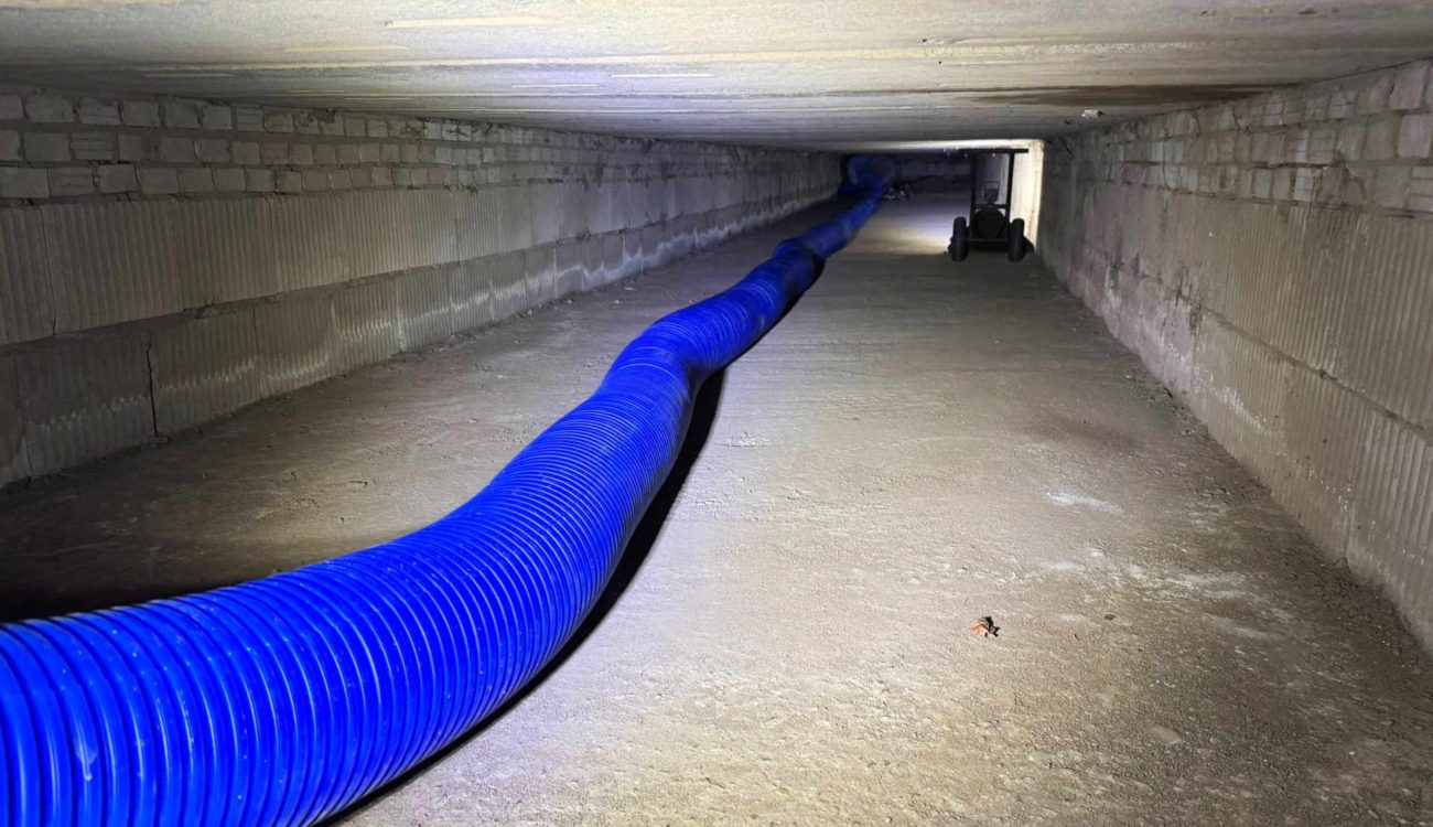 Leeggezogen en gereinigd ventilatiekanaal aardappelkelder
