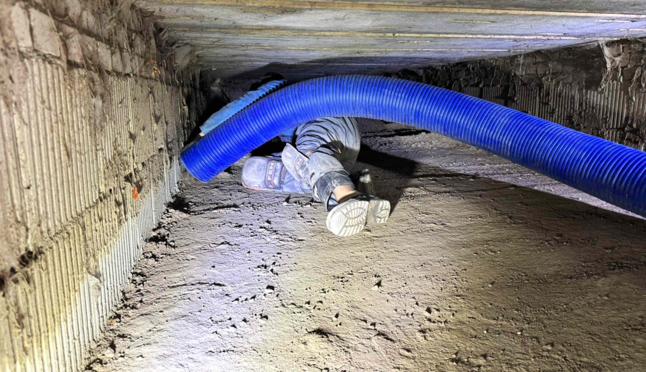 Schoonzuigen van ventilatiekanaal