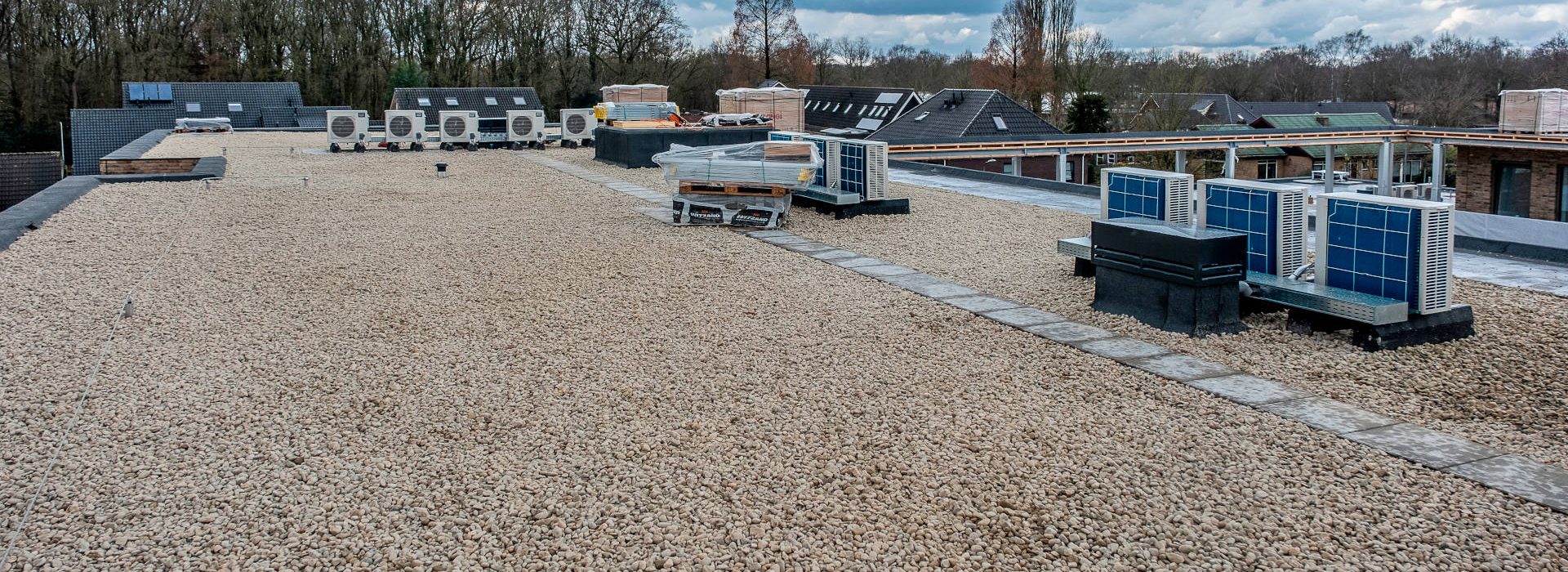 Dakgrind op een plat dak