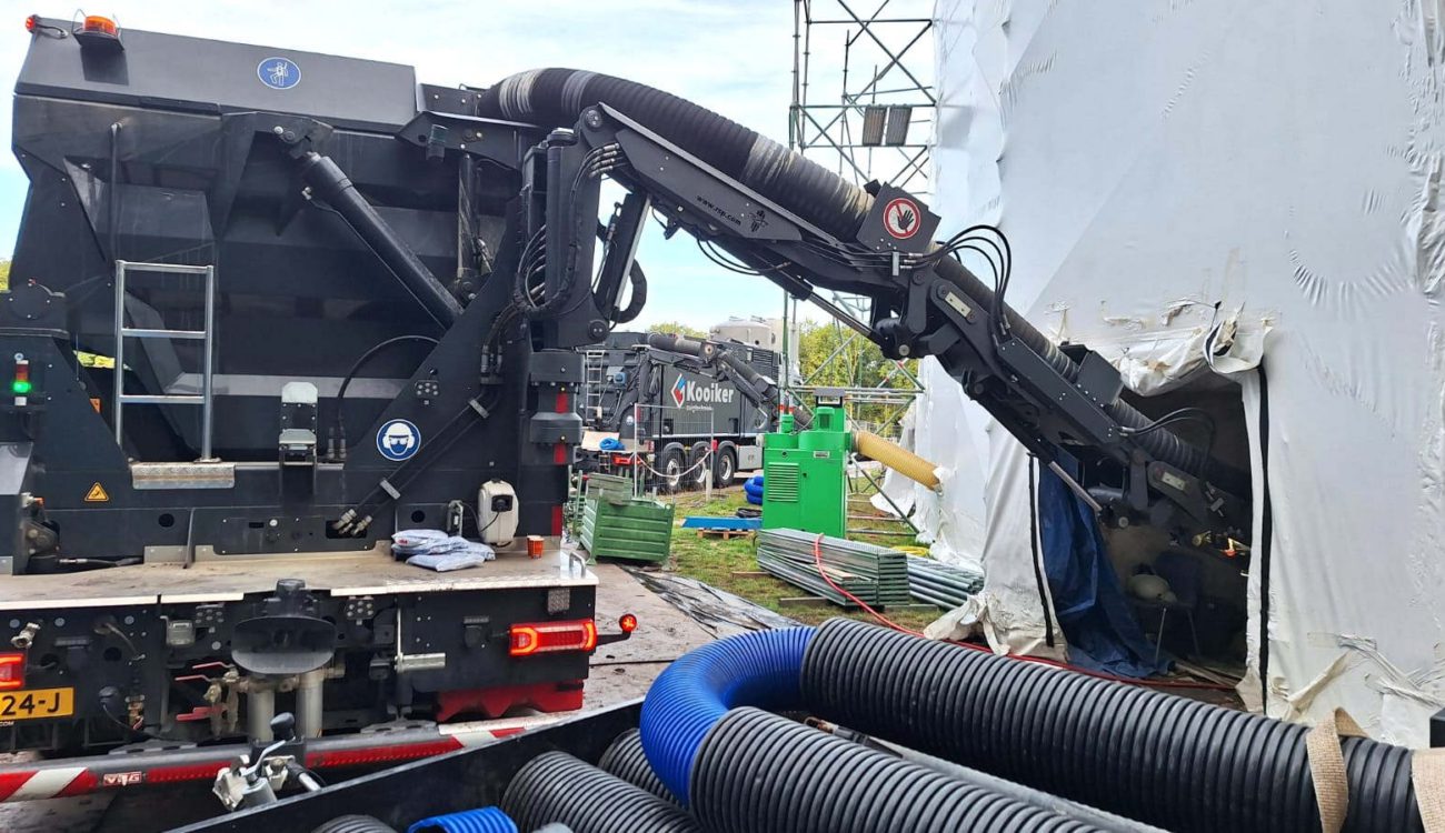 Straalgrit opzuigen en afvoeren